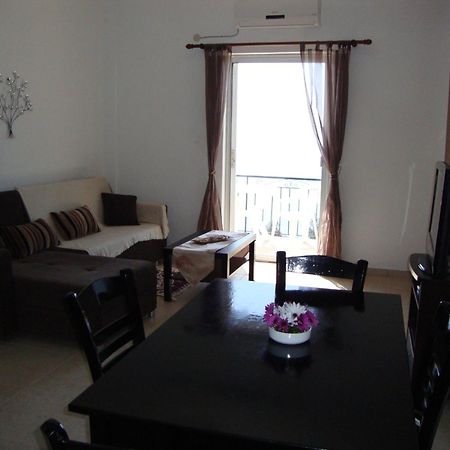 Fantasia Apartment Lakones Bagian luar foto