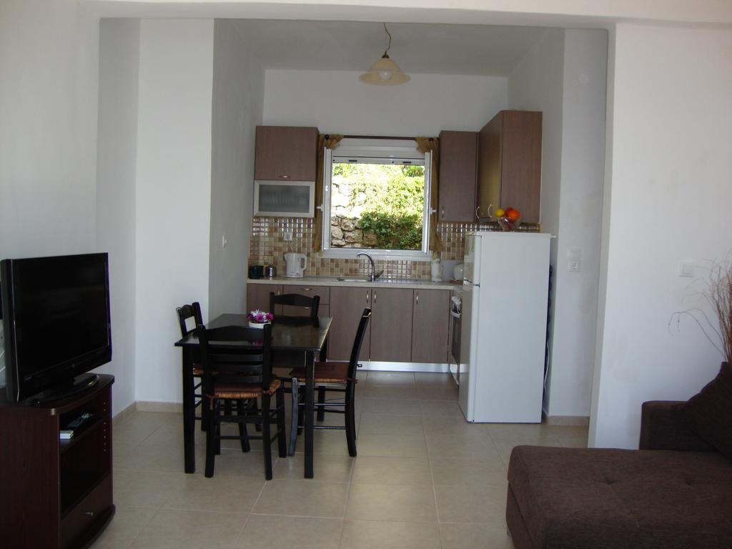 Fantasia Apartment Lakones Bagian luar foto