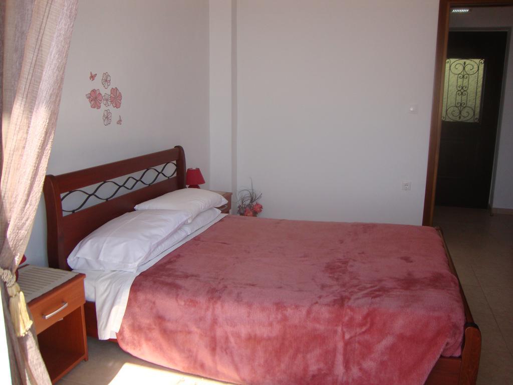 Fantasia Apartment Lakones Bagian luar foto